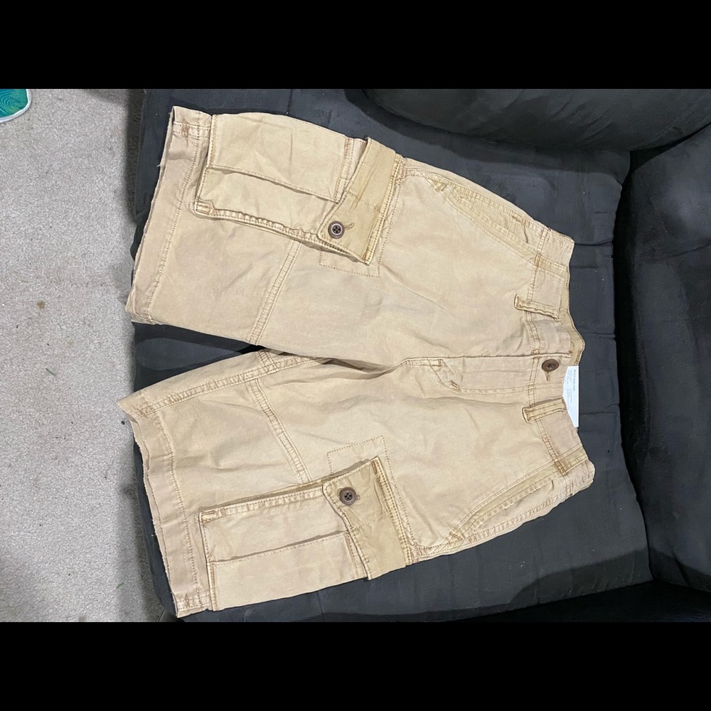 American eagle khaki cargo shorts